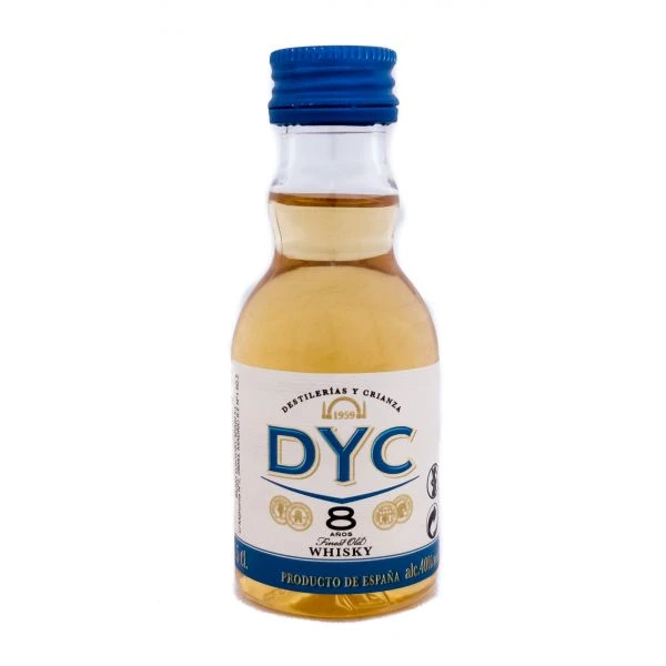 DYC 8 Años Volumen 70cl 1 DYC 8 Años Volumen 70cl